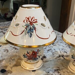 Decorative Ceramic Table Lamp with Cardinal Design